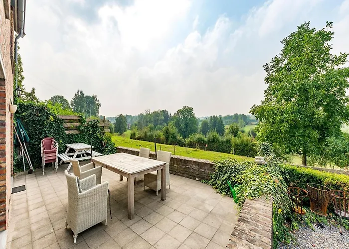 De Appelgaard Voeren Estate *